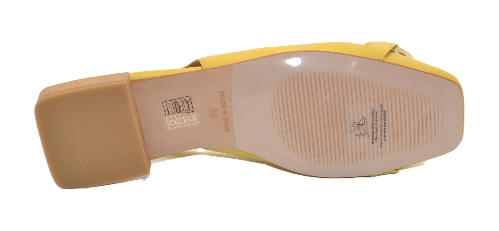 ballerina_in_pelle_gialla_2.webp BALLERINA IN PELLE GIALLA CON CINTURINO