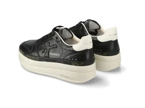 MICOL 7014 pelle nera e borchie