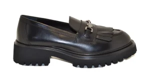 MOCASSINO CON FRANGIA VITELLO NERO
