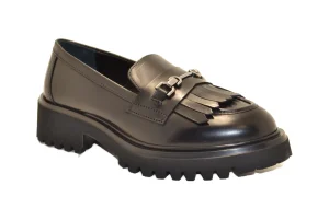 MOCASSINO CON FRANGIA VITELLO NERO